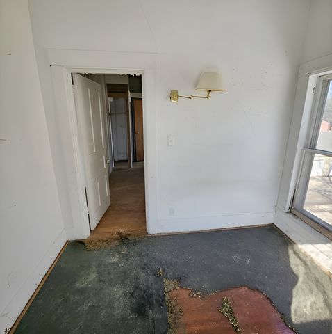 212 S Tryon Street, Woodstock, IL 60098