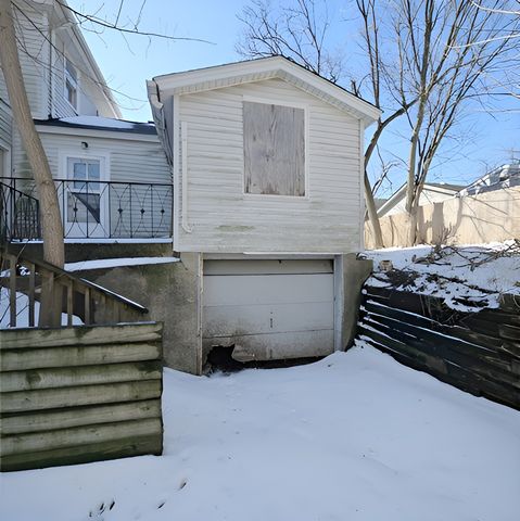 212 S Tryon Street, Woodstock, IL 60098