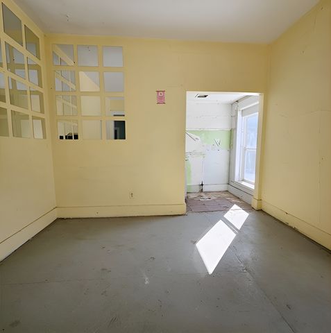 212 S Tryon Street, Woodstock, IL 60098