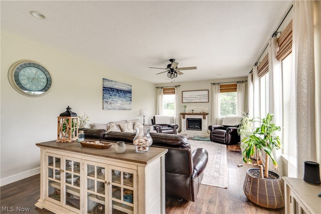 7253 Edison Street NE, Hartville, OH 44632