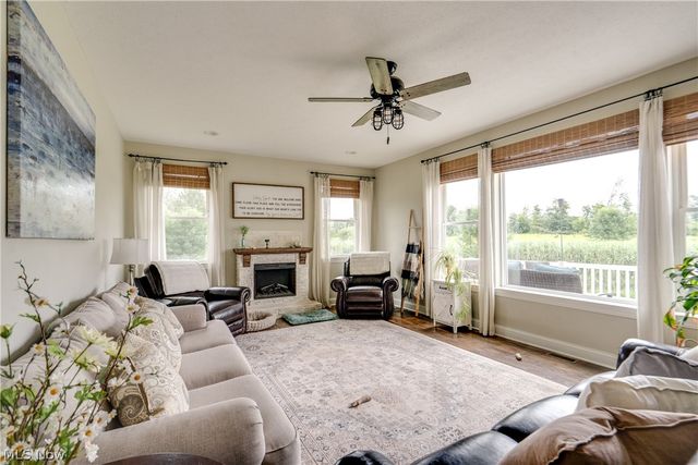 7253 Edison Street NE, Hartville, OH 44632