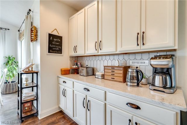 7253 Edison Street NE, Hartville, OH 44632