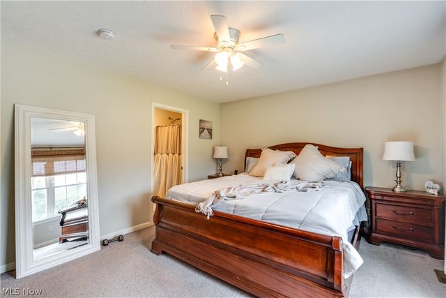 7253 Edison Street NE, Hartville, OH 44632