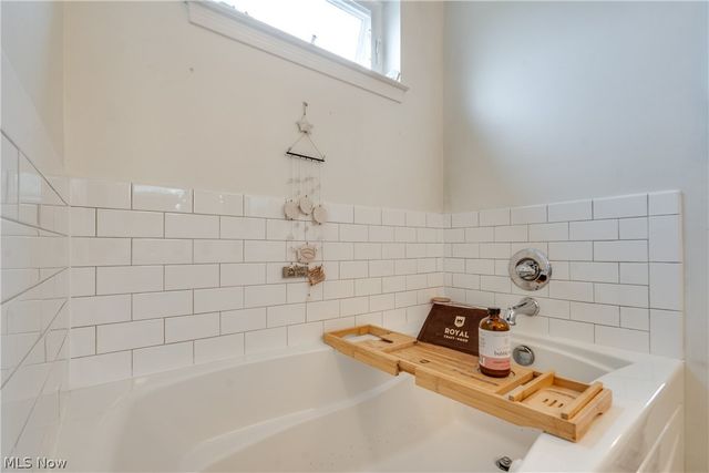 7253 Edison Street NE, Hartville, OH 44632