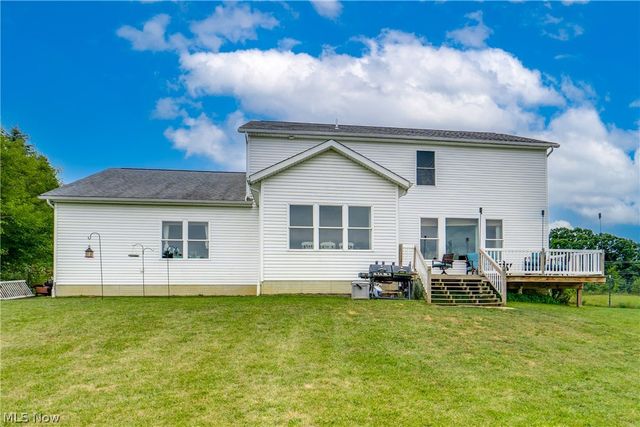 7253 Edison Street NE, Hartville, OH 44632