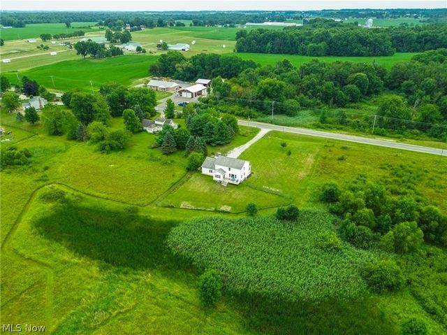 7253 Edison Street NE, Hartville, OH 44632