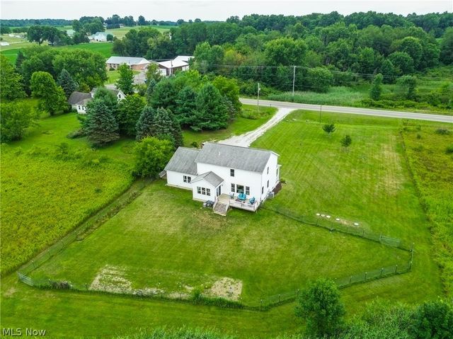 7253 Edison Street NE, Hartville, OH 44632