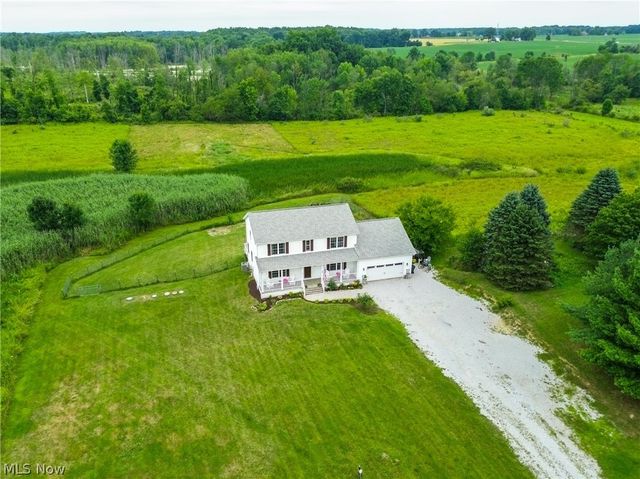 7253 Edison Street NE, Hartville, OH 44632