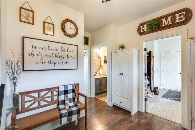 7253 Edison Street NE, Hartville, OH 44632