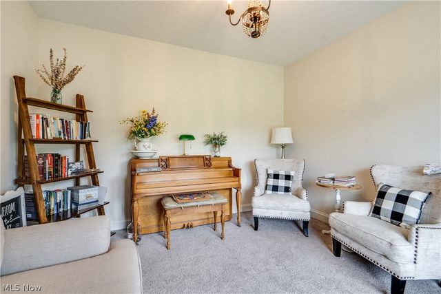 7253 Edison Street NE, Hartville, OH 44632