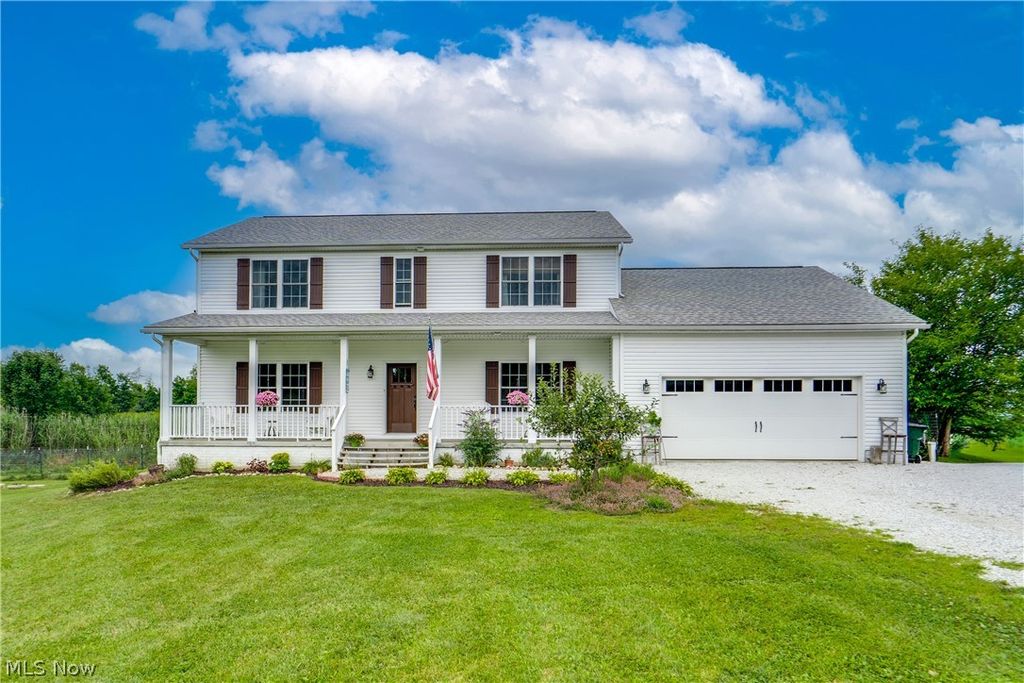 7253 Edison Street NE, Hartville, OH 44632