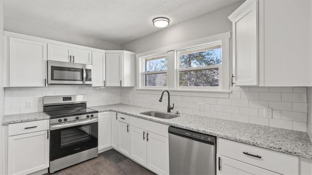 9305 E 16th Street, Independence, MO 64052