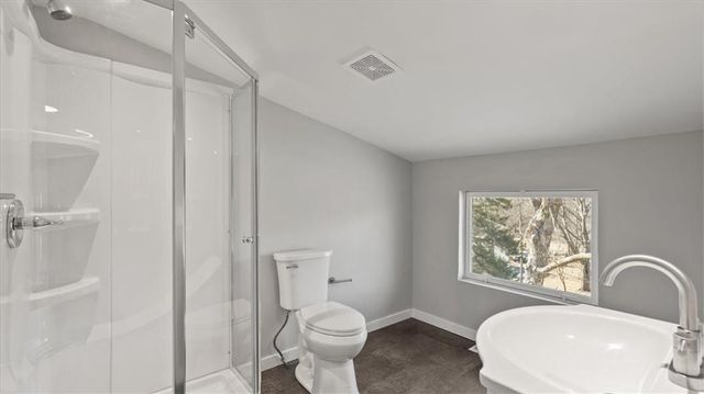 9305 E 16th Street, Independence, MO 64052