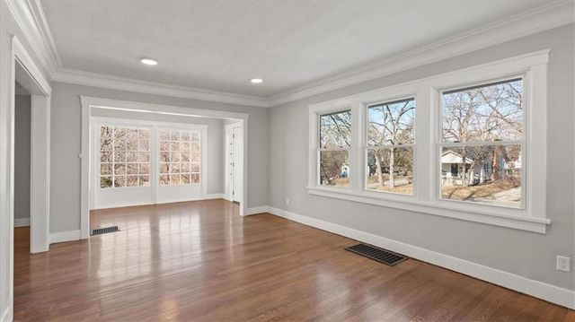 9305 E 16th Street, Independence, MO 64052