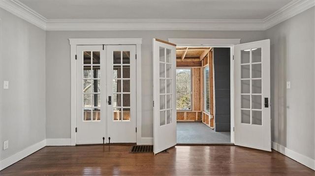 9305 E 16th Street, Independence, MO 64052