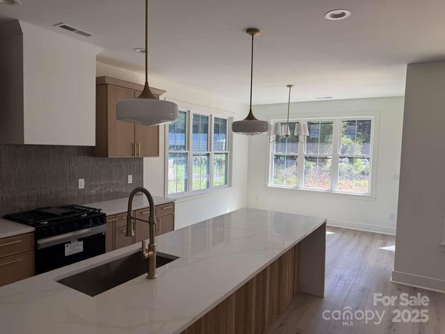 127 Hazelton Loop, Mooresville, NC 28117