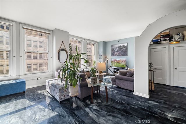 215 W 7th Street 1008, Los Angeles, CA 90014