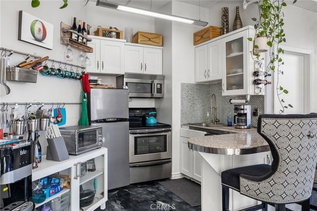 215 W 7th Street 1008, Los Angeles, CA 90014