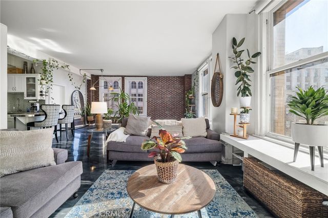215 W 7th Street 1008, Los Angeles, CA 90014