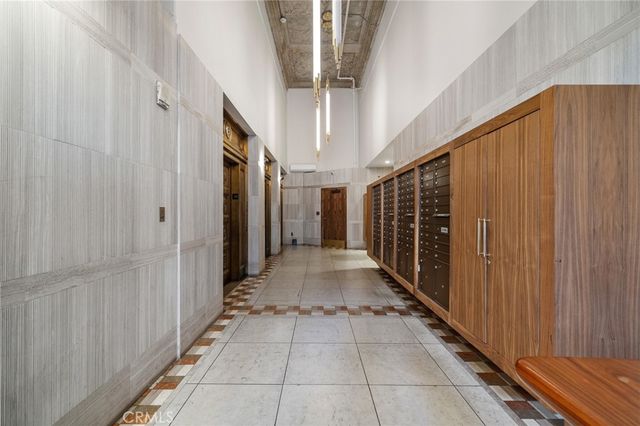 215 W 7th Street 1008, Los Angeles, CA 90014