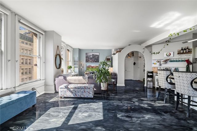215 W 7th Street 1008, Los Angeles, CA 90014
