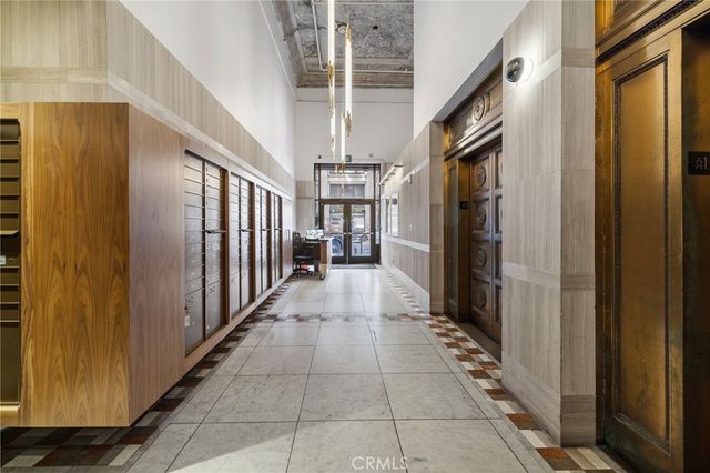 215 W 7th Street 1008, Los Angeles, CA 90014