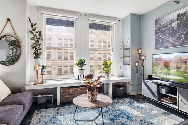 215 W 7th Street 1008, Los Angeles, CA 90014