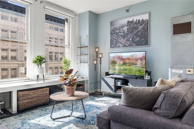 215 W 7th Street 1008, Los Angeles, CA 90014