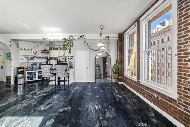 215 W 7th Street 1008, Los Angeles, CA 90014