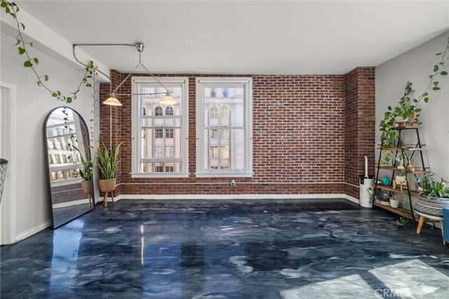 215 W 7th Street 1008, Los Angeles, CA 90014