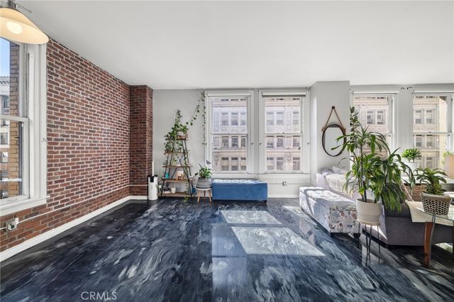 215 W 7th Street 1008, Los Angeles, CA 90014