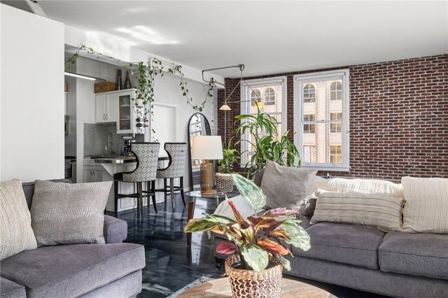 215 W 7th Street 1008, Los Angeles, CA 90014