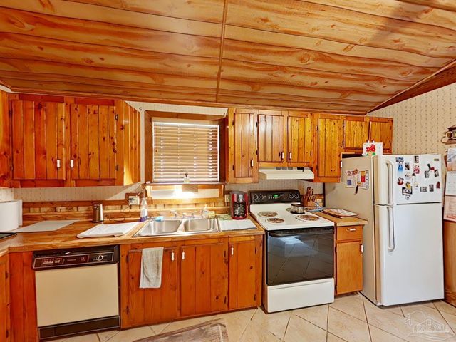 3115 Partridge Dr, Pensacola, FL 32526