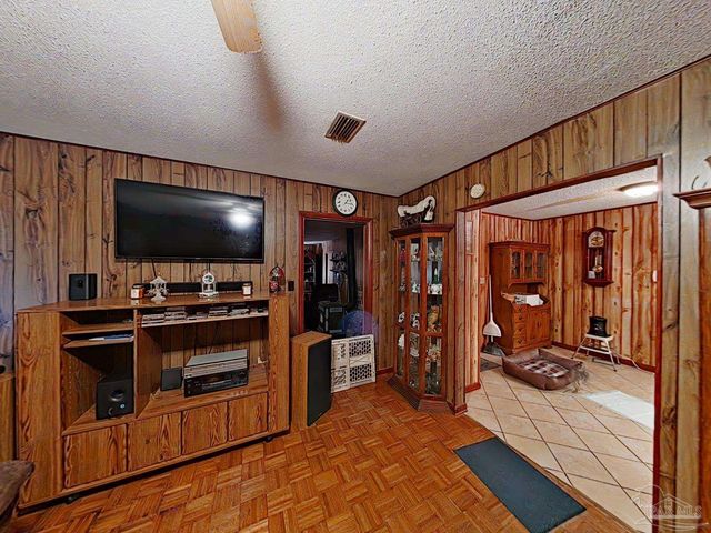 3115 Partridge Dr, Pensacola, FL 32526