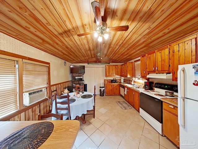 3115 Partridge Dr, Pensacola, FL 32526