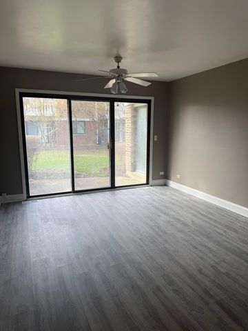 292 Middlebury Court D1, Schaumburg, IL 60193