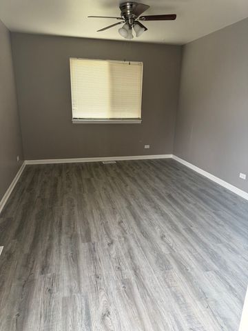 292 Middlebury Court D1, Schaumburg, IL 60193