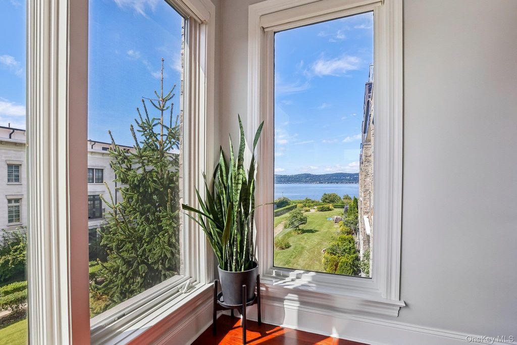 16 Rivers Edge Drive 310, Tarrytown, NY 10591 — photo 3