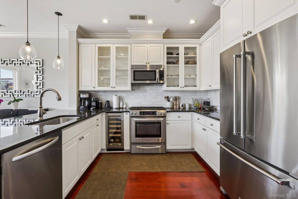 16 Rivers Edge Drive 310, Tarrytown, NY 10591 — photo 5