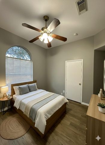 2882 Sun River Lane, Dickinson, TX 77539