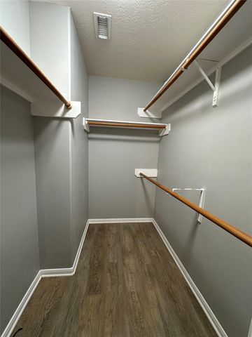 2882 Sun River Lane, Dickinson, TX 77539