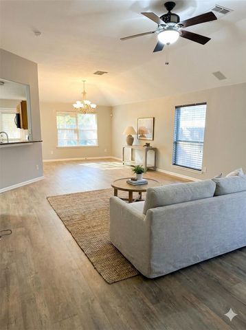 2882 Sun River Lane, Dickinson, TX 77539