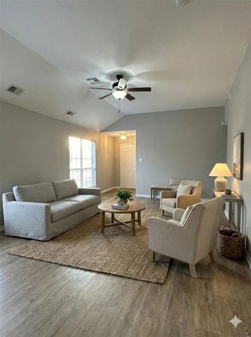 2882 Sun River Lane, Dickinson, TX 77539