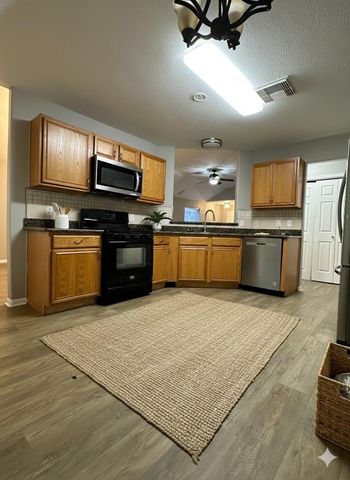 2882 Sun River Lane, Dickinson, TX 77539