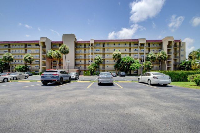 3661 Via Poinciana 410, Lake Worth, FL 33467