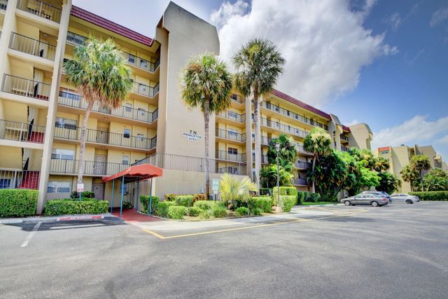 3661 Via Poinciana 410, Lake Worth, FL 33467