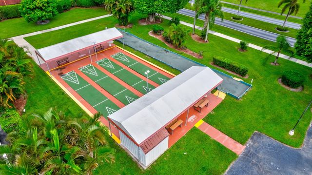 3661 Via Poinciana 410, Lake Worth, FL 33467