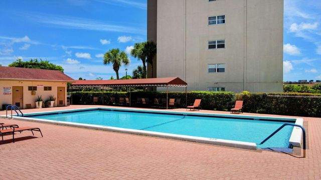 3661 Via Poinciana 410, Lake Worth, FL 33467