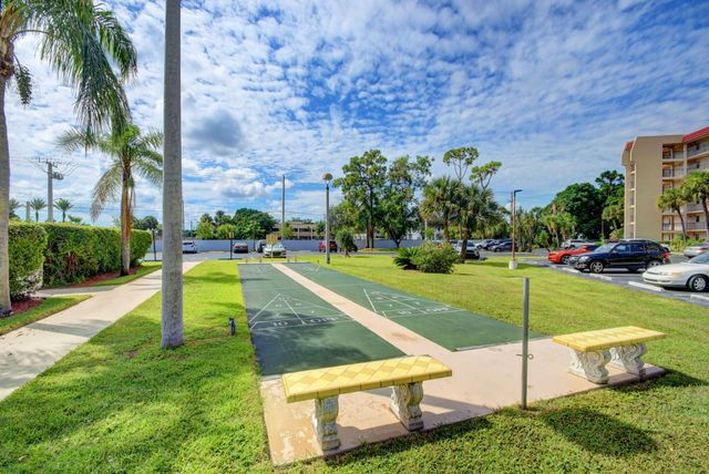 3661 Via Poinciana 410, Lake Worth, FL 33467