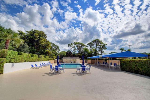 3661 Via Poinciana 410, Lake Worth, FL 33467